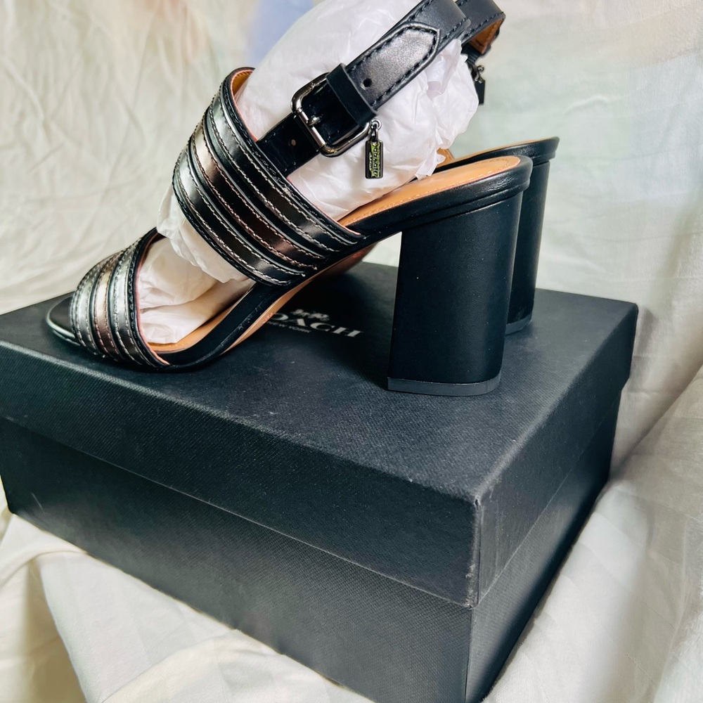 NWT Coach Princeton Heel - Picture 5 of 5